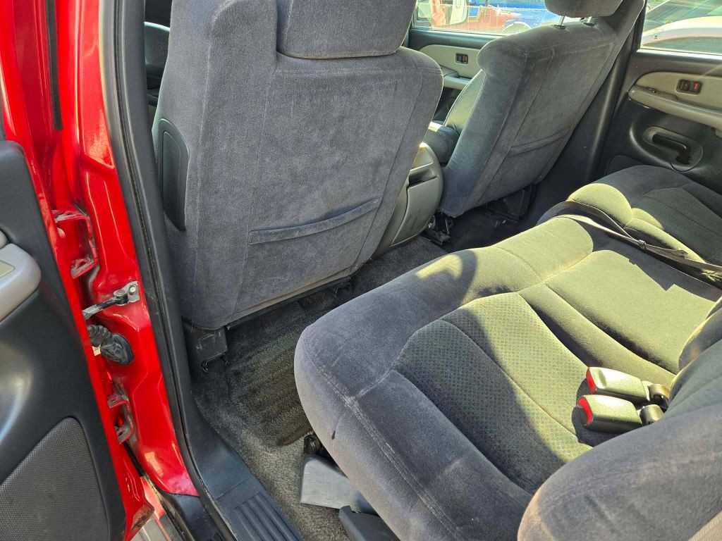 2002 Chevrolet Suburban Image 14