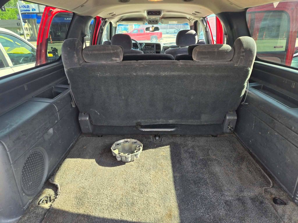 2002 Chevrolet Suburban Image 15