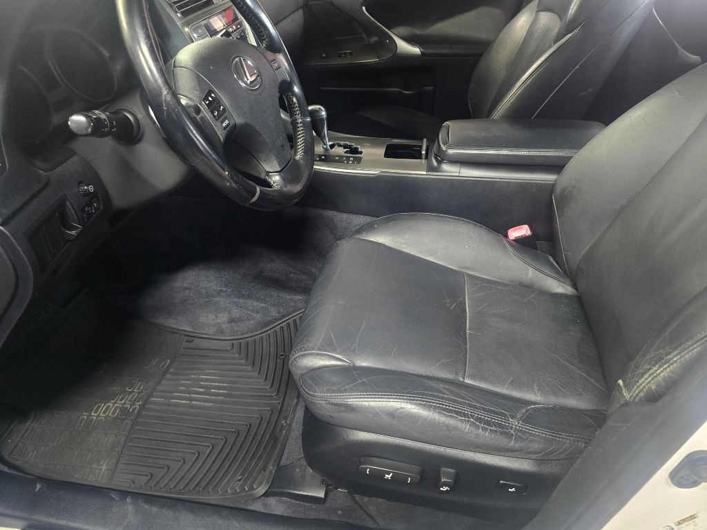 2008 Lexus IS Image 13