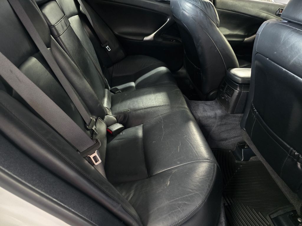2008 Lexus IS Image 11