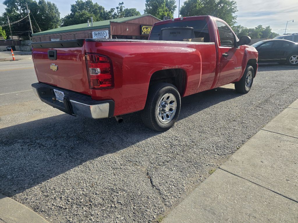 2011 Chevrolet Silverado 1500 Image 3