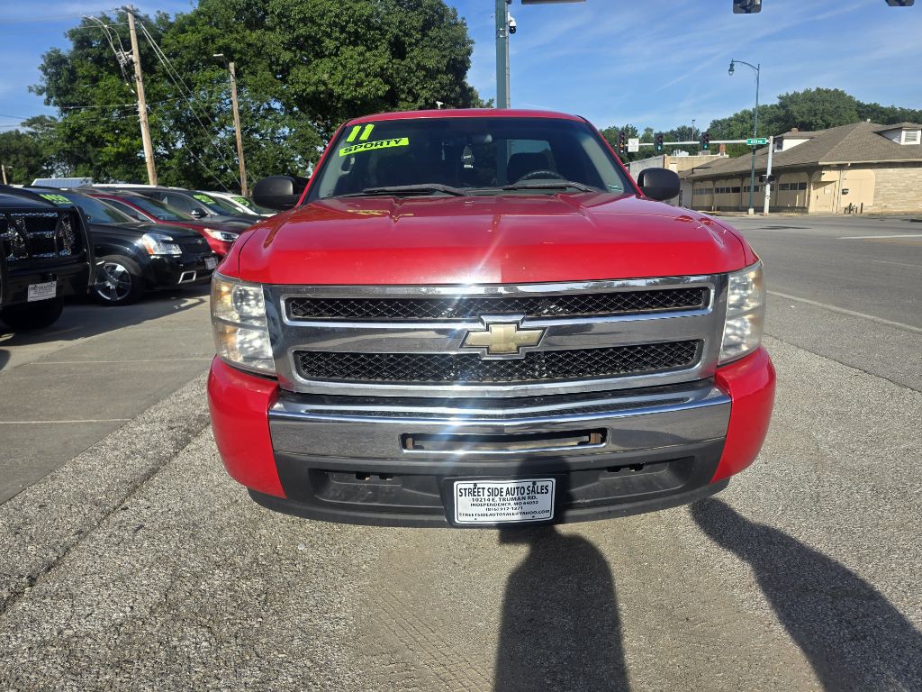2011 Chevrolet Silverado 1500 Image 2