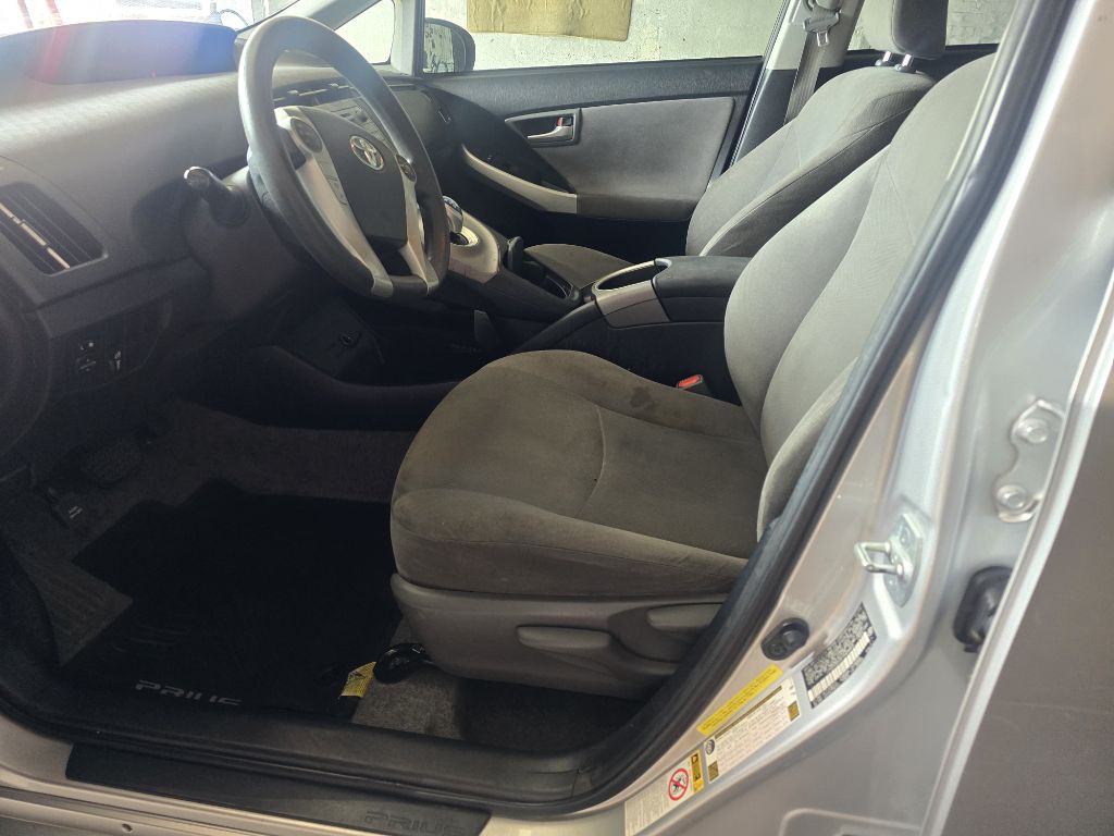 2015 Toyota Prius Image 10