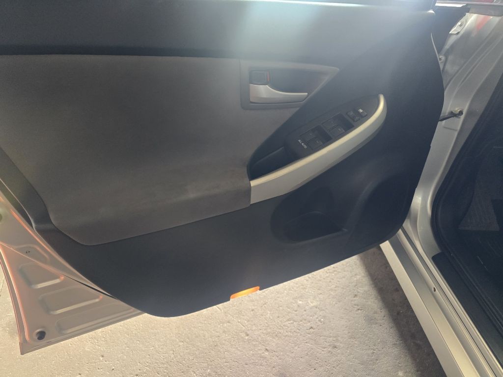 2015 Toyota Prius Image 11