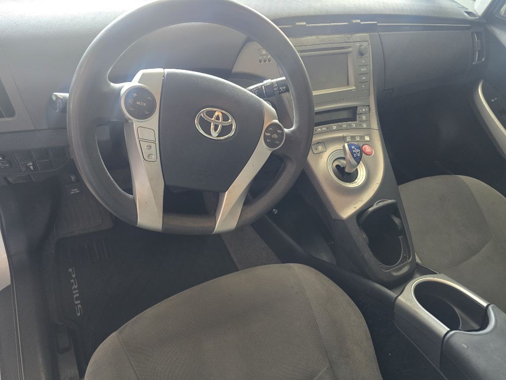 2015 Toyota Prius Image 12