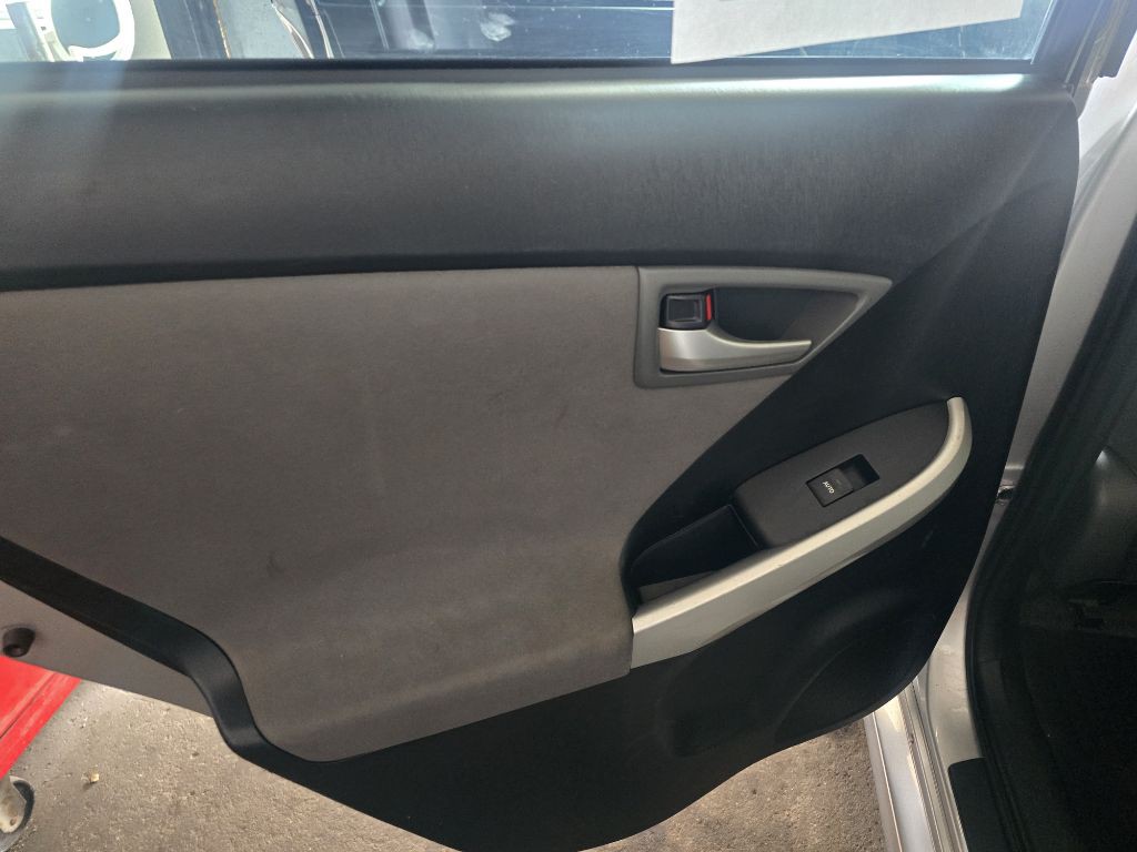 2015 Toyota Prius Image 14