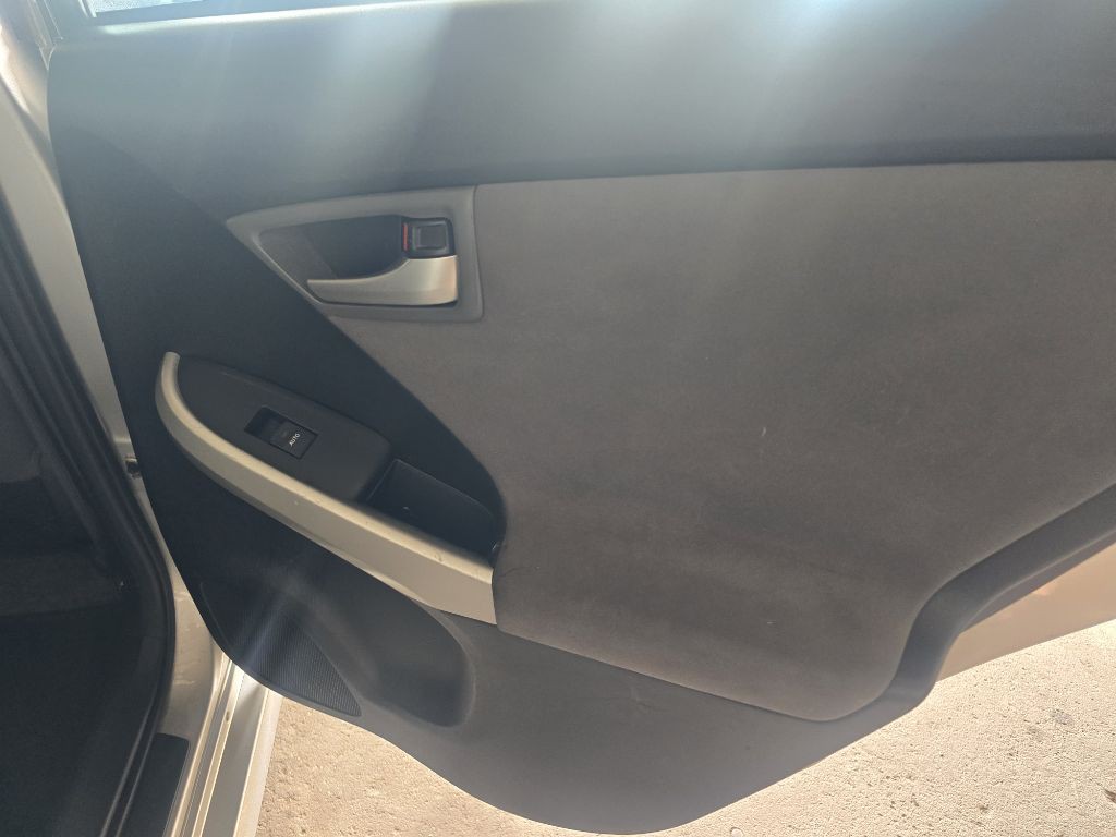 2015 Toyota Prius Image 17