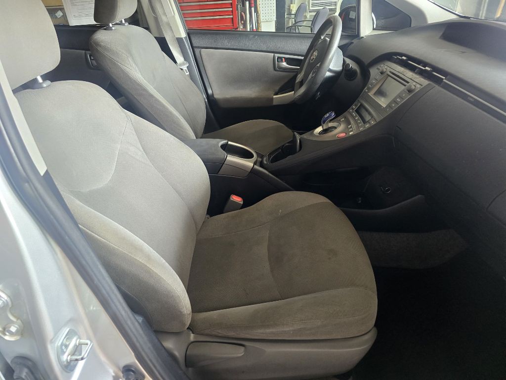 2015 Toyota Prius Image 19