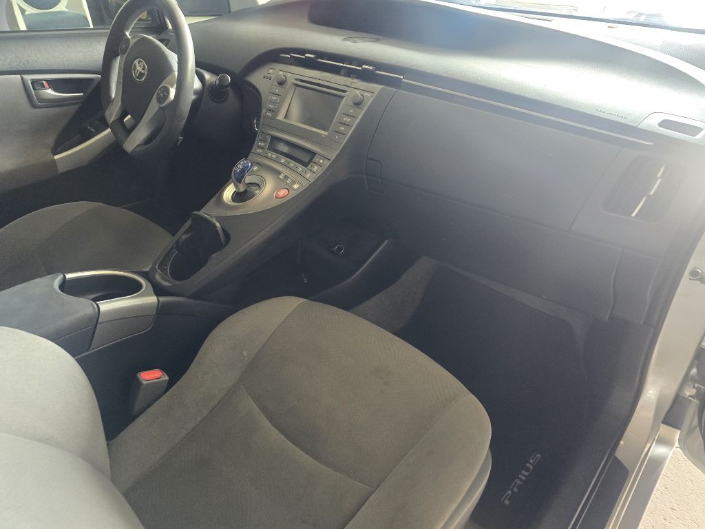 2015 Toyota Prius Image 20