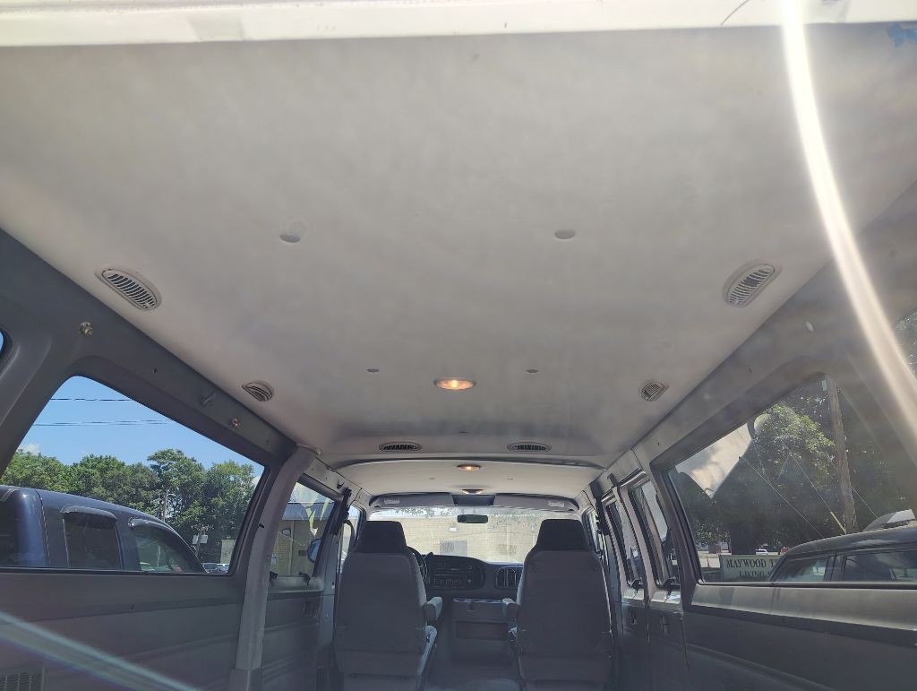 1999 Dodge Ram Van Image 11