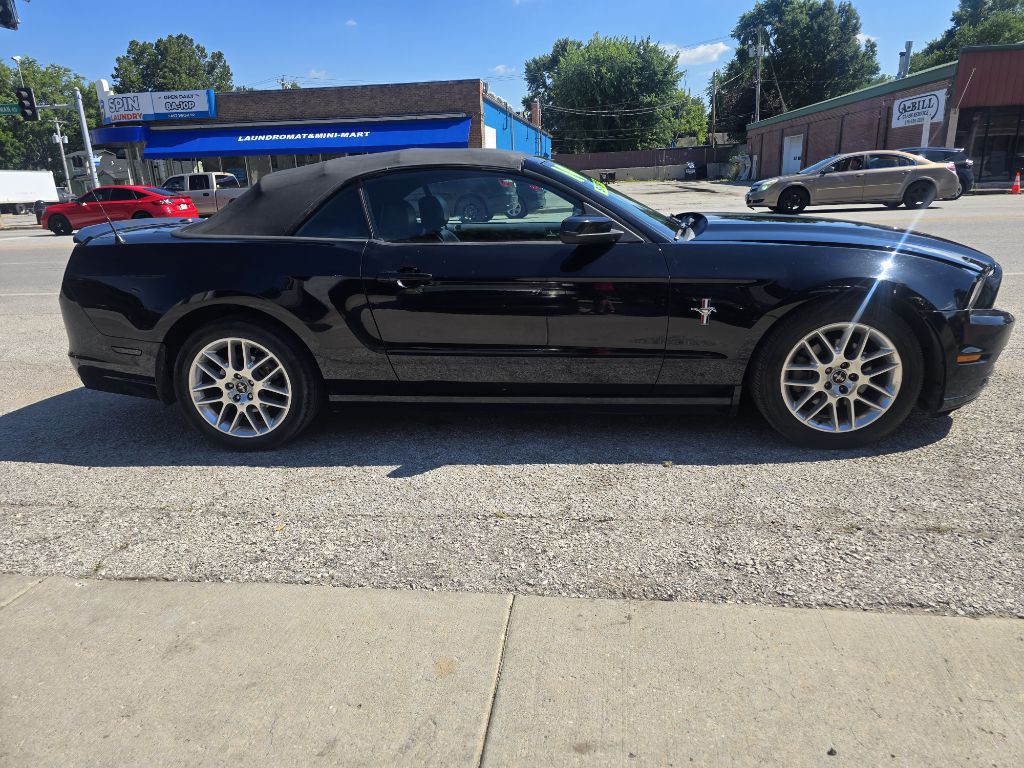 2014 Ford Mustang Image 2