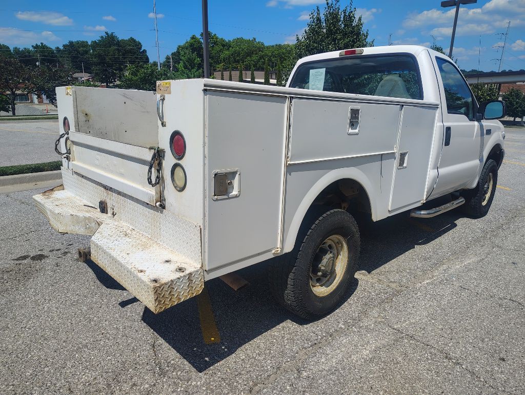 2003 Ford F-350 Image 8