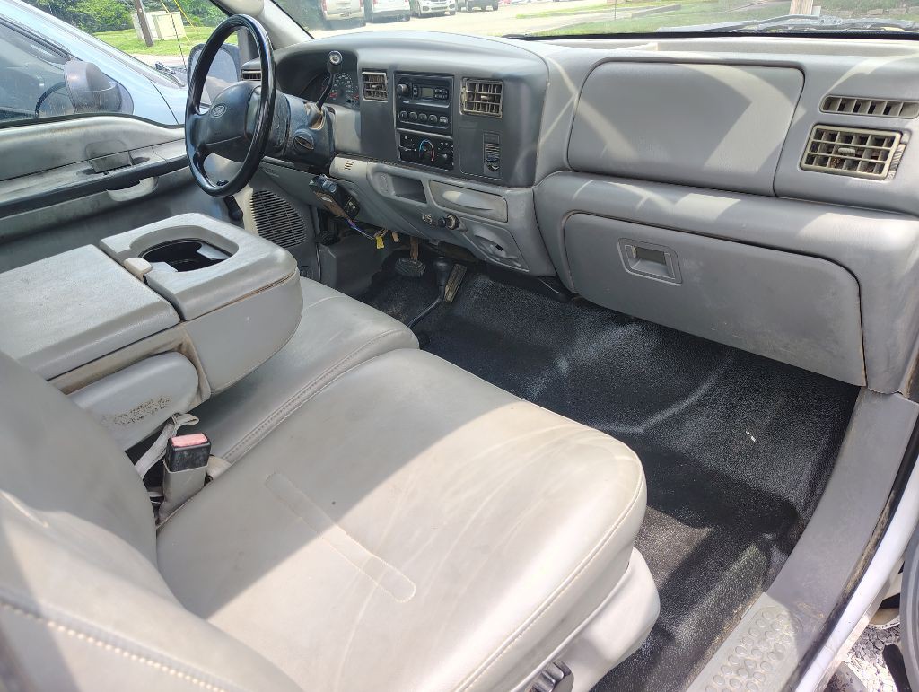 2003 Ford F-350 Image 17