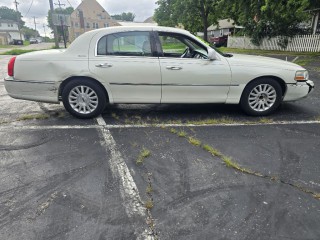 Image for 2004 Lincoln Town Car Executive ID: 7526370