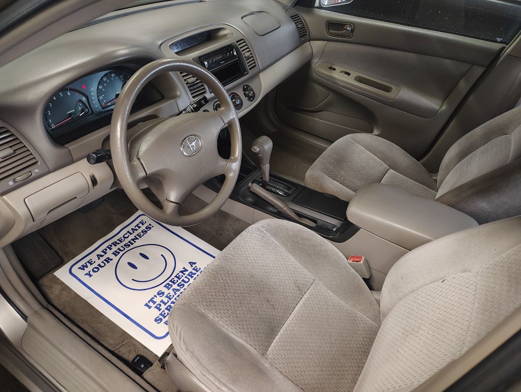 2003 Toyota Camry Image 10