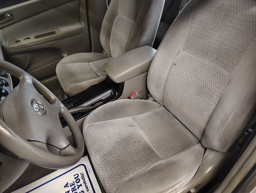 2003 Toyota Camry Image 11