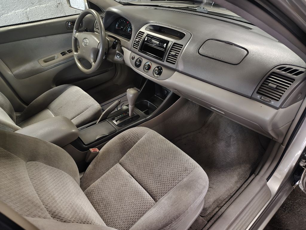 2003 Toyota Camry Image 12