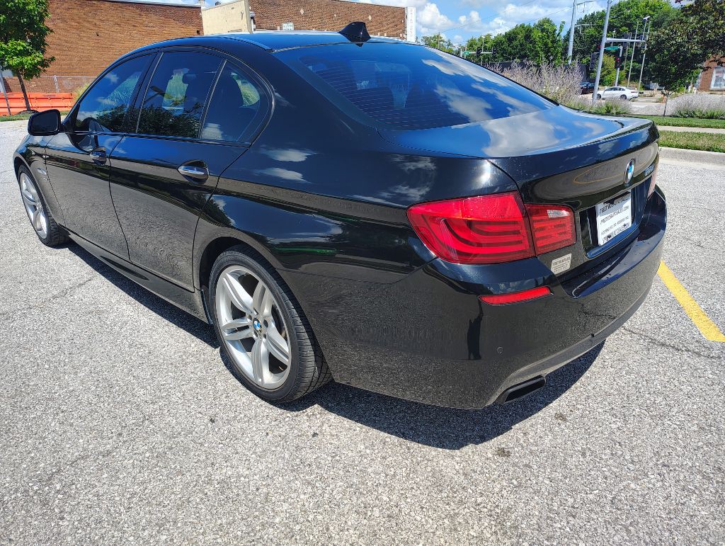 2011 BMW 5 Series Image 3