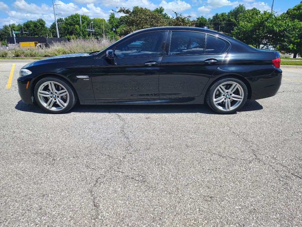 2011 BMW 5 Series Image 6