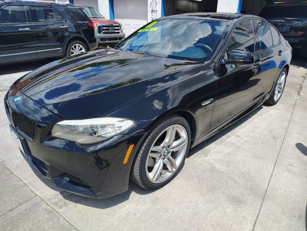 2011 BMW 5 Series Image 2