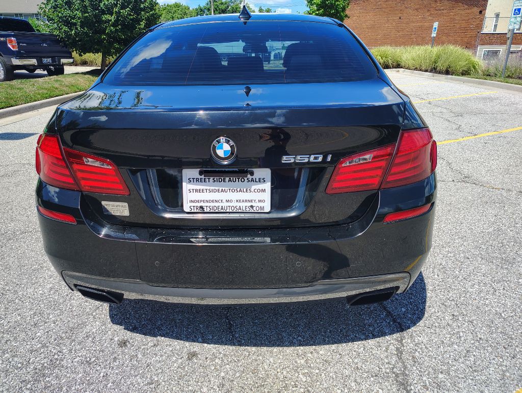 2011 BMW 5 Series Image 8