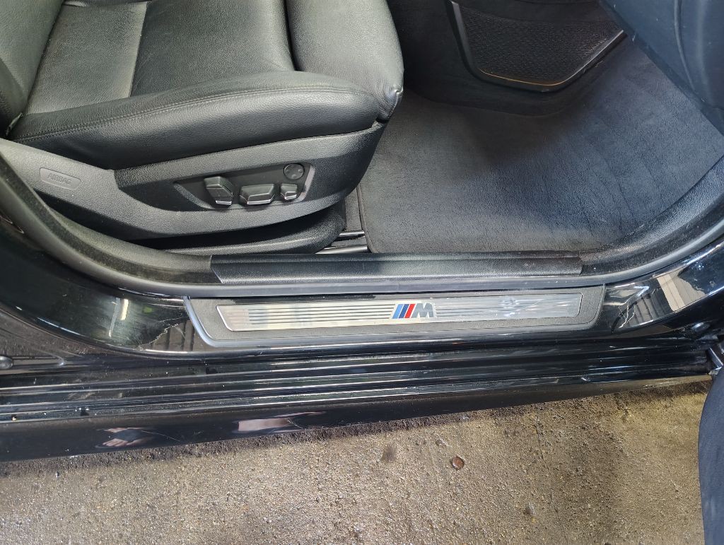 2011 BMW 5 Series Image 14