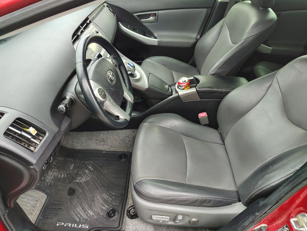 2012 Toyota Prius Image 9