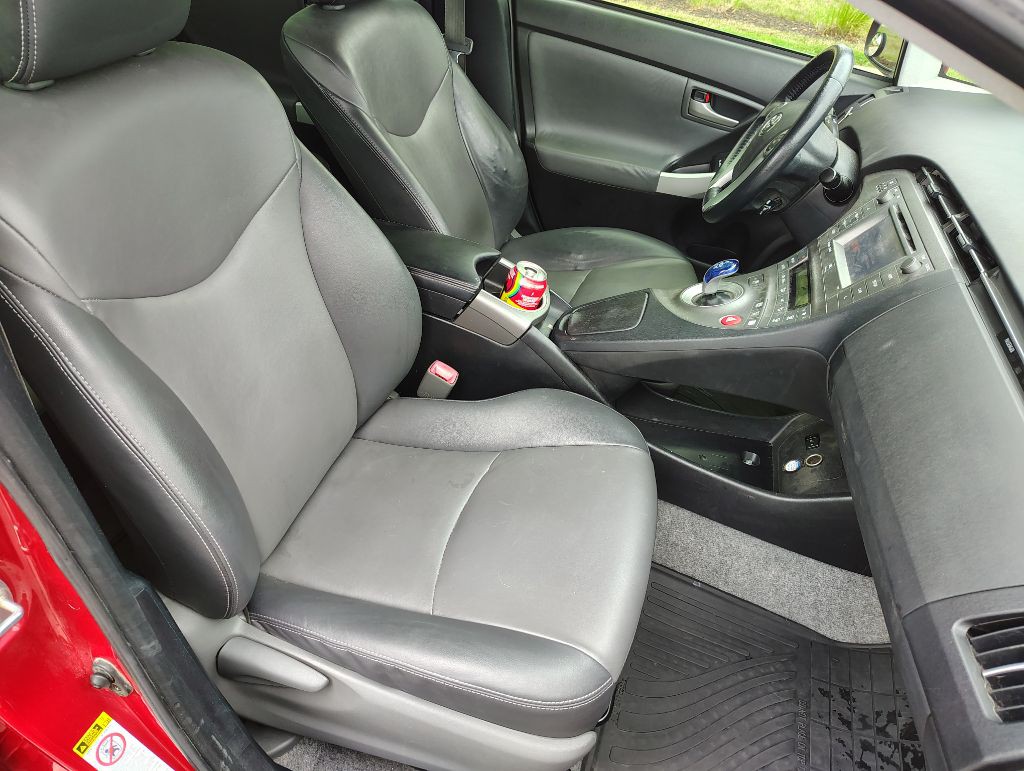 2012 Toyota Prius Image 14