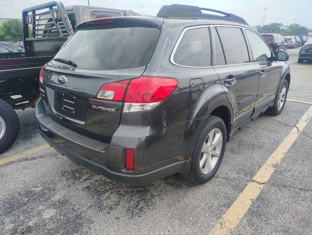 2013 Subaru Outback Image 4