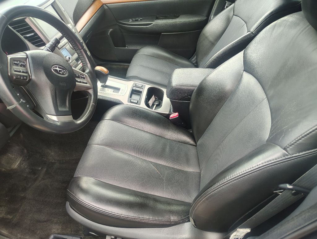 2013 Subaru Outback Image 8