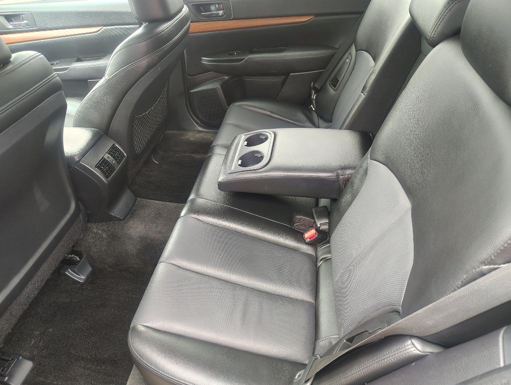 2013 Subaru Outback Image 9