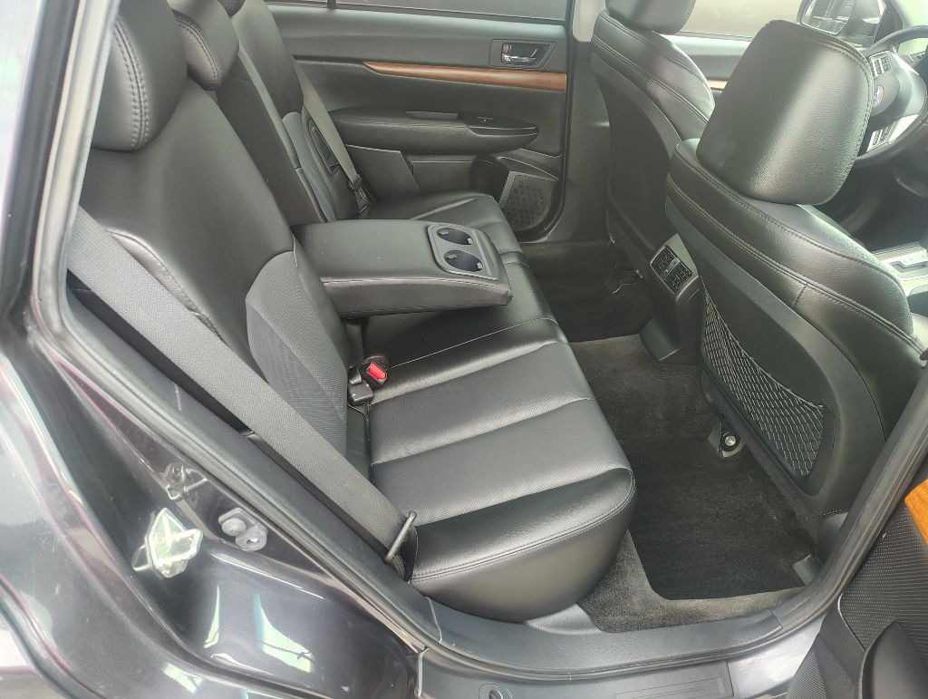 2013 Subaru Outback Image 12