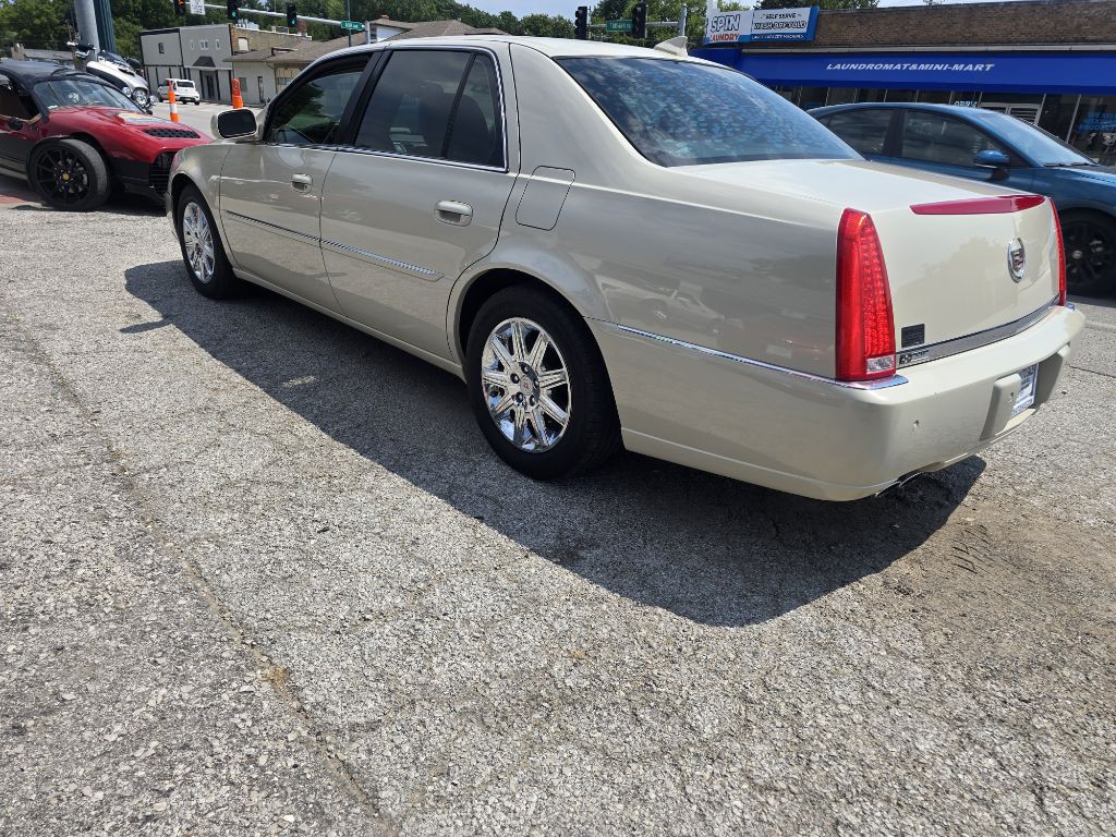 2011 Cadillac DTS Image 6