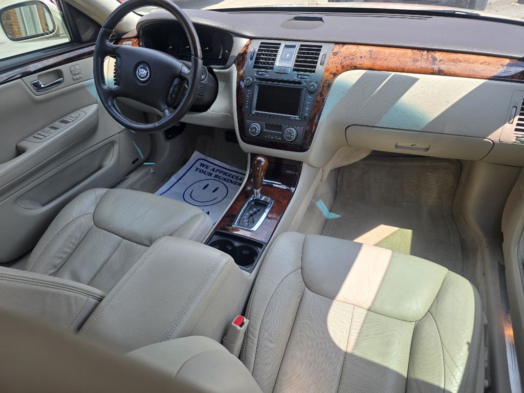 2011 Cadillac DTS Image 11