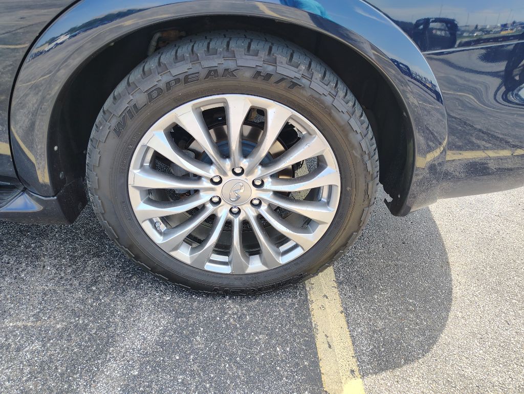 2015 INFINITI QX80 Image 9