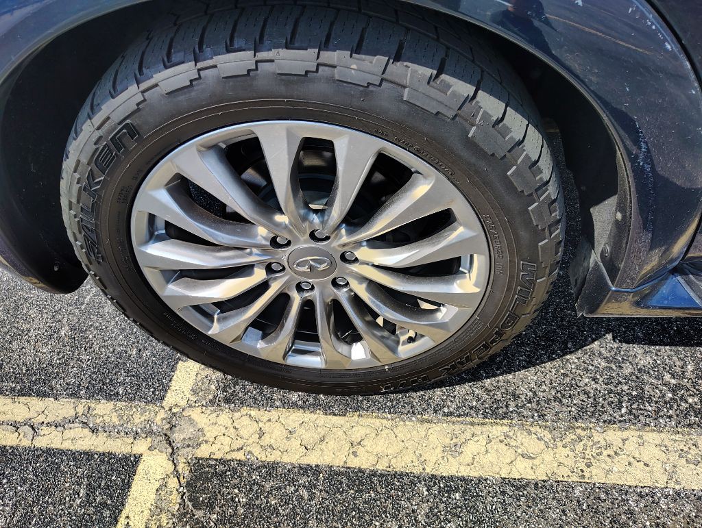 2015 INFINITI QX80 Image 11