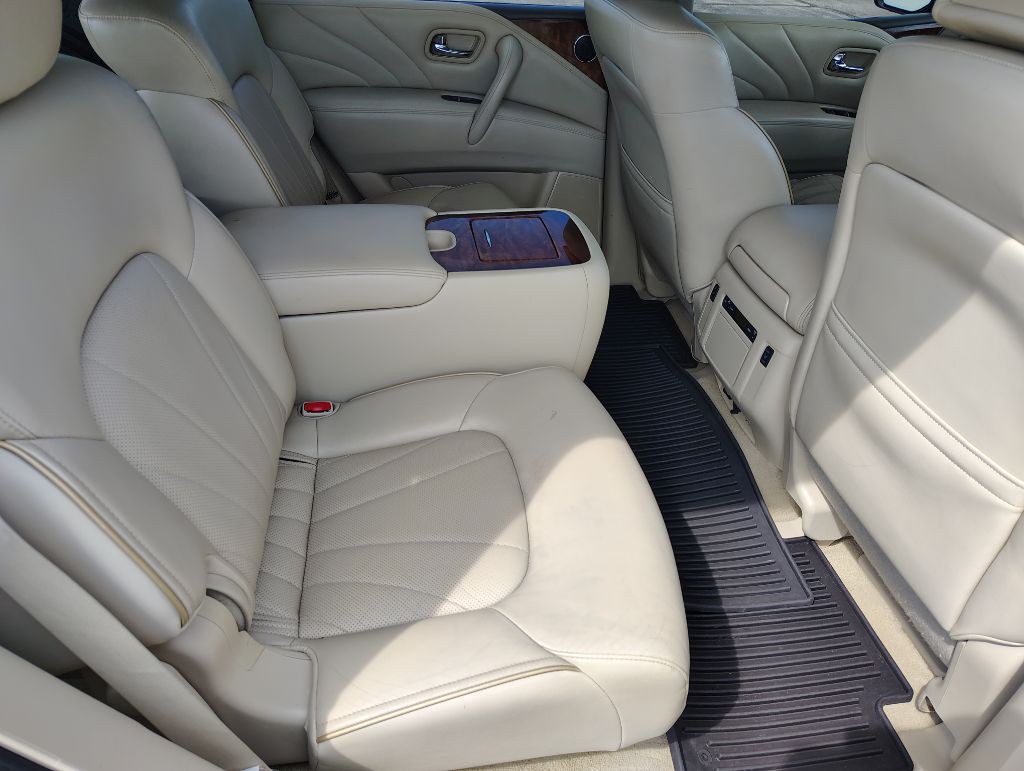 2015 INFINITI QX80 Image 18