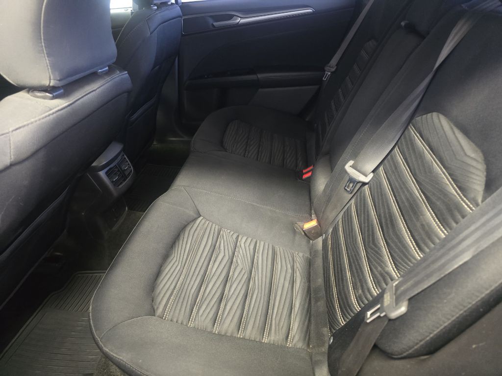 2016 Ford Fusion Image 9