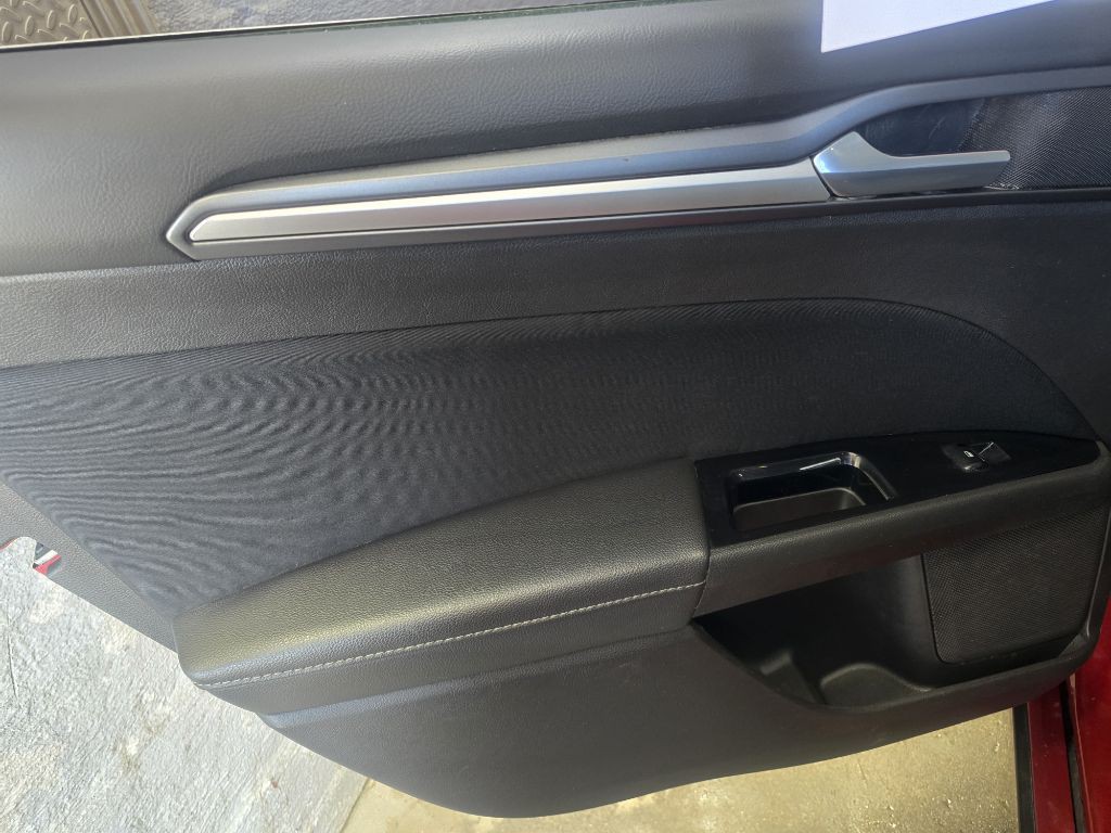 2016 Ford Fusion Image 10