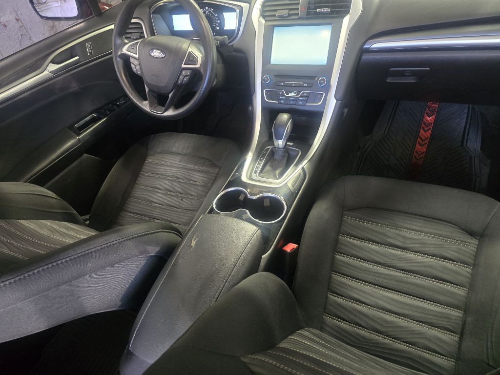 2016 Ford Fusion Image 15