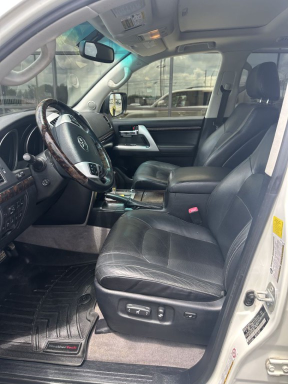 2015 Toyota Land Cruiser Image 5