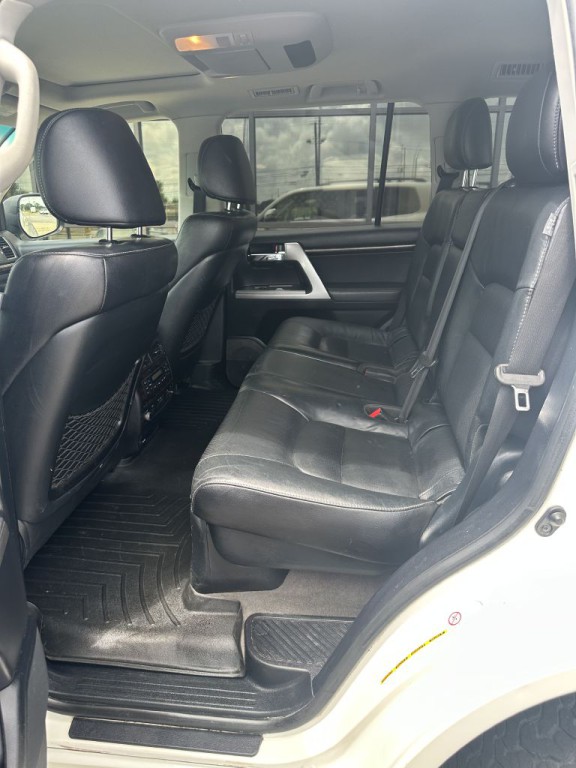 2015 Toyota Land Cruiser Image 8