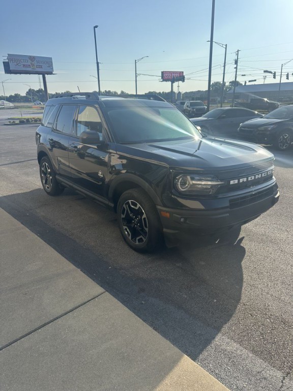 2023 Ford Bronco Image 3