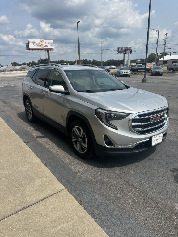 2020 GMC Terrain Image 2