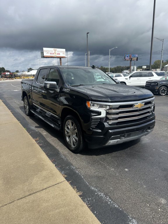 2022 Chevrolet Silverado 1500 Image 2