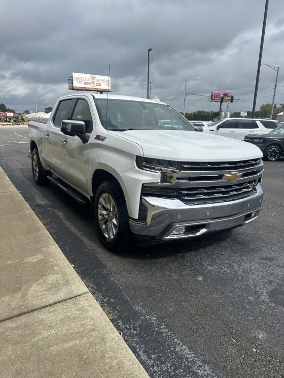 2021 Chevrolet Silverado 1500 Image 2