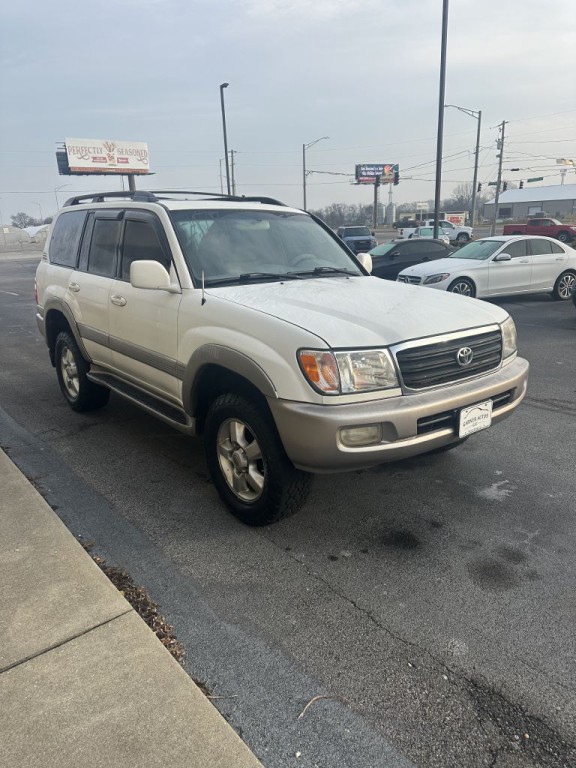 2003 Toyota Land Cruiser Image 2