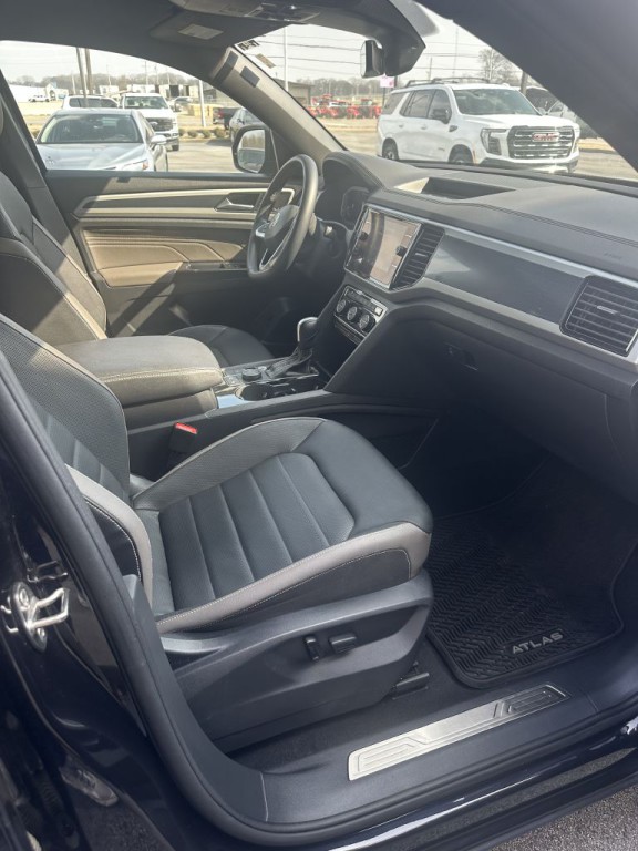 2021 Volkswagen Atlas Cross Sport Image 7