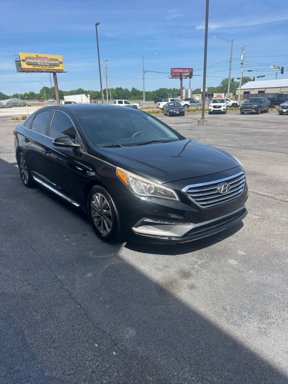 2016 Hyundai Sonata Image 2