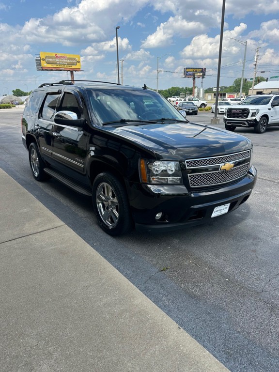 2012 Chevrolet Tahoe Image 2